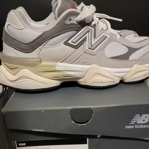 New Balance Men's Gray and White Sneakers